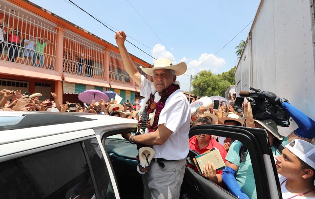 El candidato presidencial por la coalición Juntos Haremos Historia, Andrés Manuel López Obrador, señaló que el Presidente debe hacer labor diplomática
